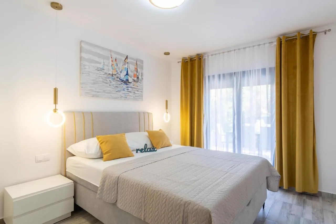 Apartmani Pardon Паг 0*,  Хорватия