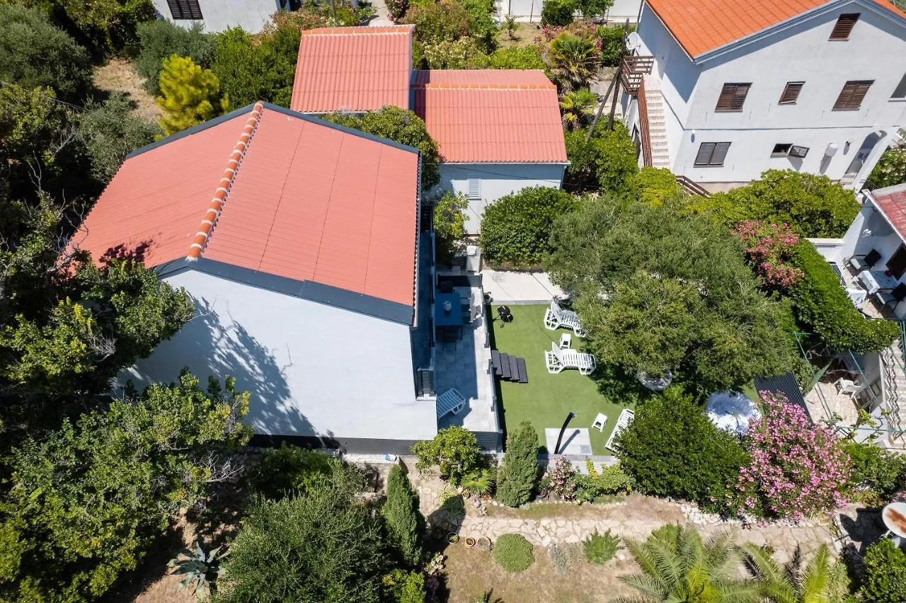 Apartmani Pardon Pag Town Croazia
